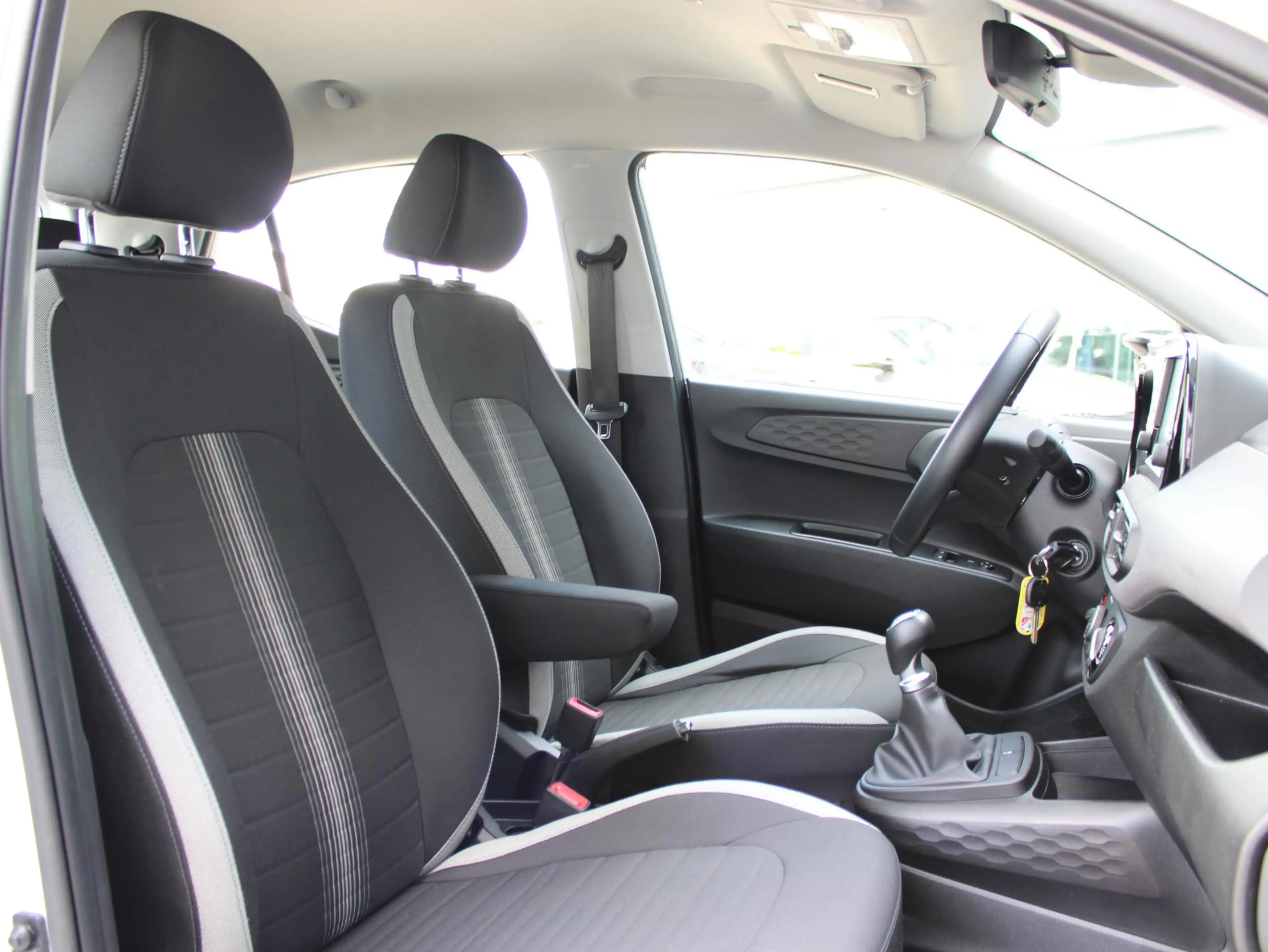 Hyundai i10 1.0 Comfort — photo 13