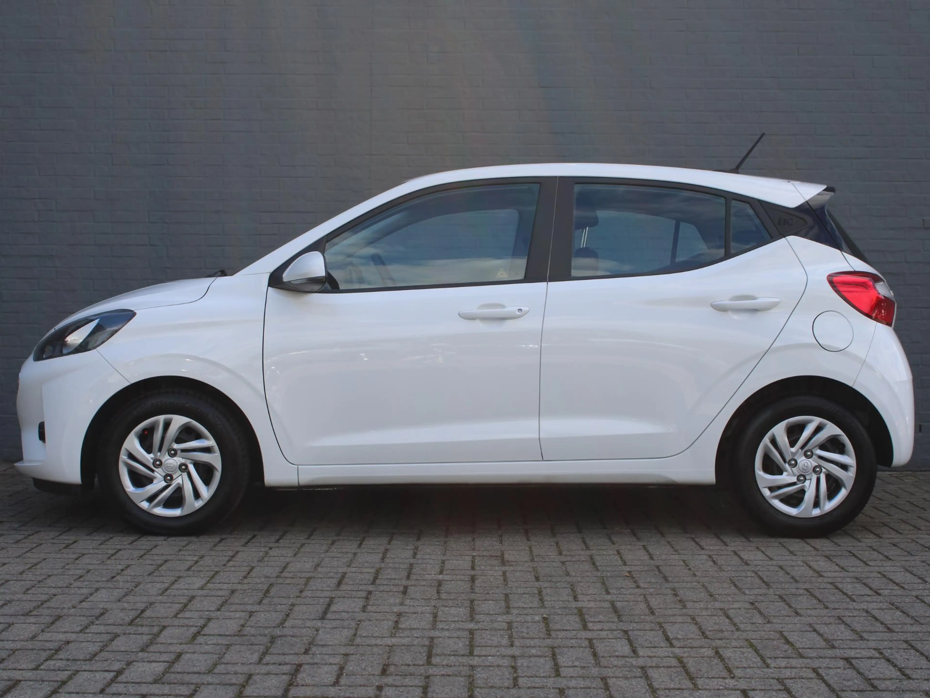 Hyundai i10 1.0 Comfort — photo 9
