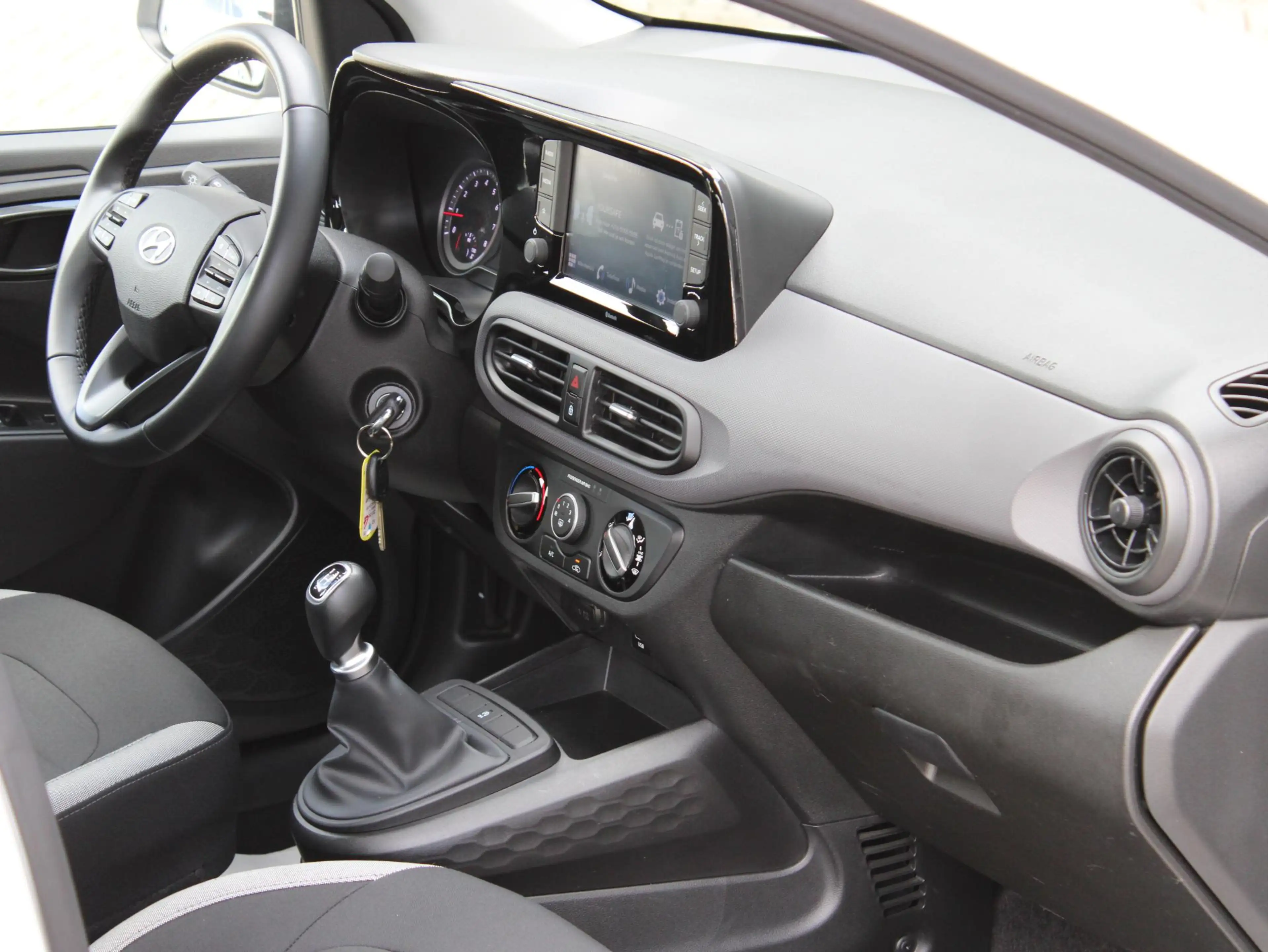 Hyundai i10 1.0 Comfort — photo 12