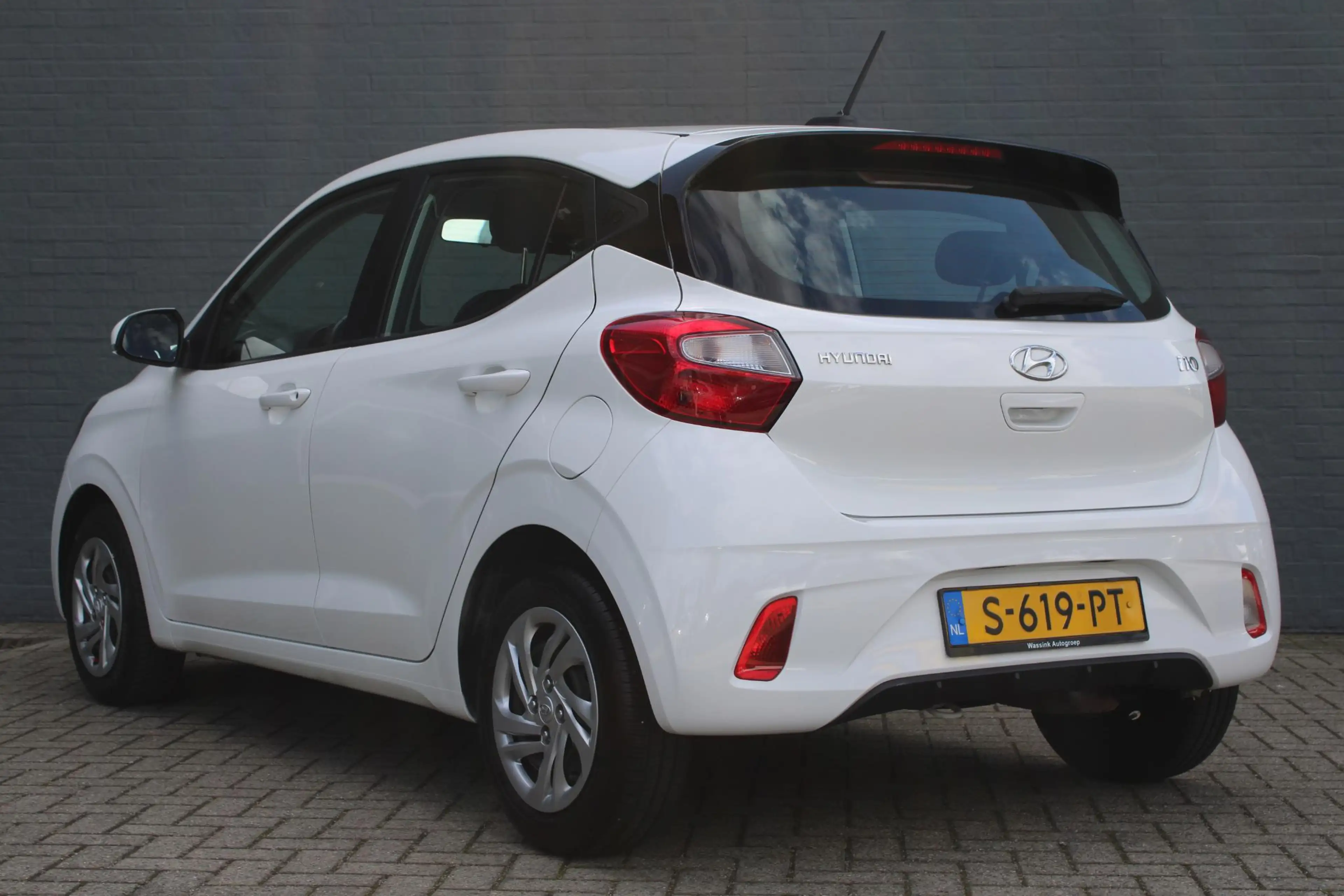 Hyundai i10 1.0 Comfort — photo 8