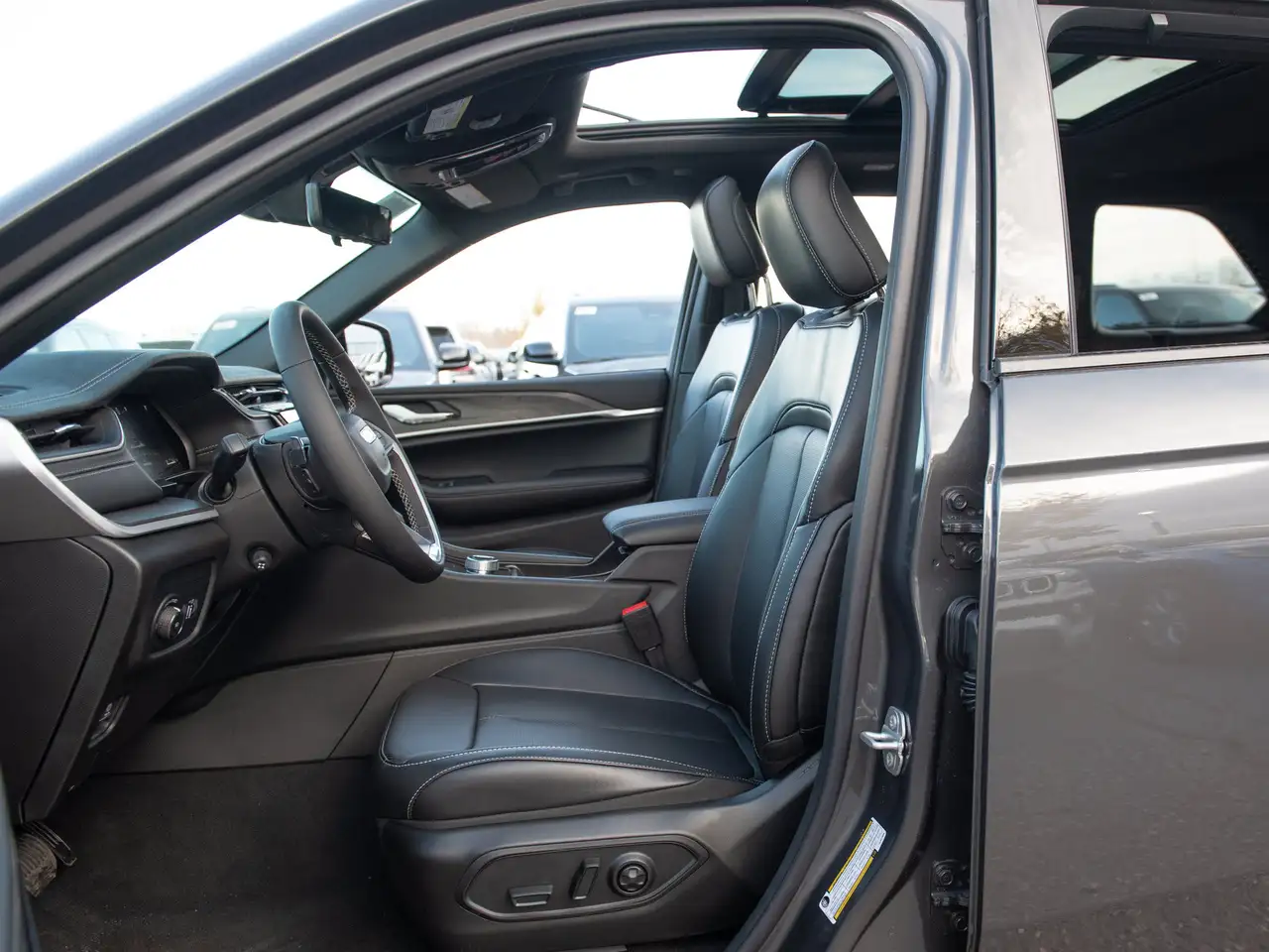 Jeep Grand Cherokee снимка Jeep Grand Cherokee
