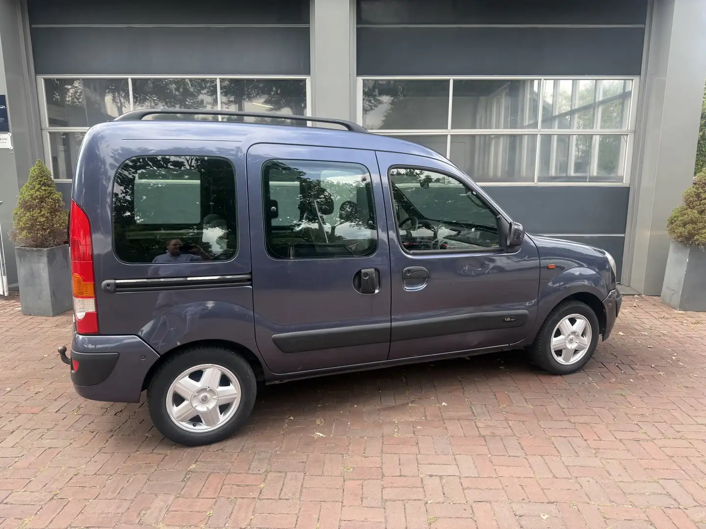 Renault Kangoo 1.6-16V Privilège Airco,Trekhaak,Cv,Radio/cd 2003 Bleu - 2