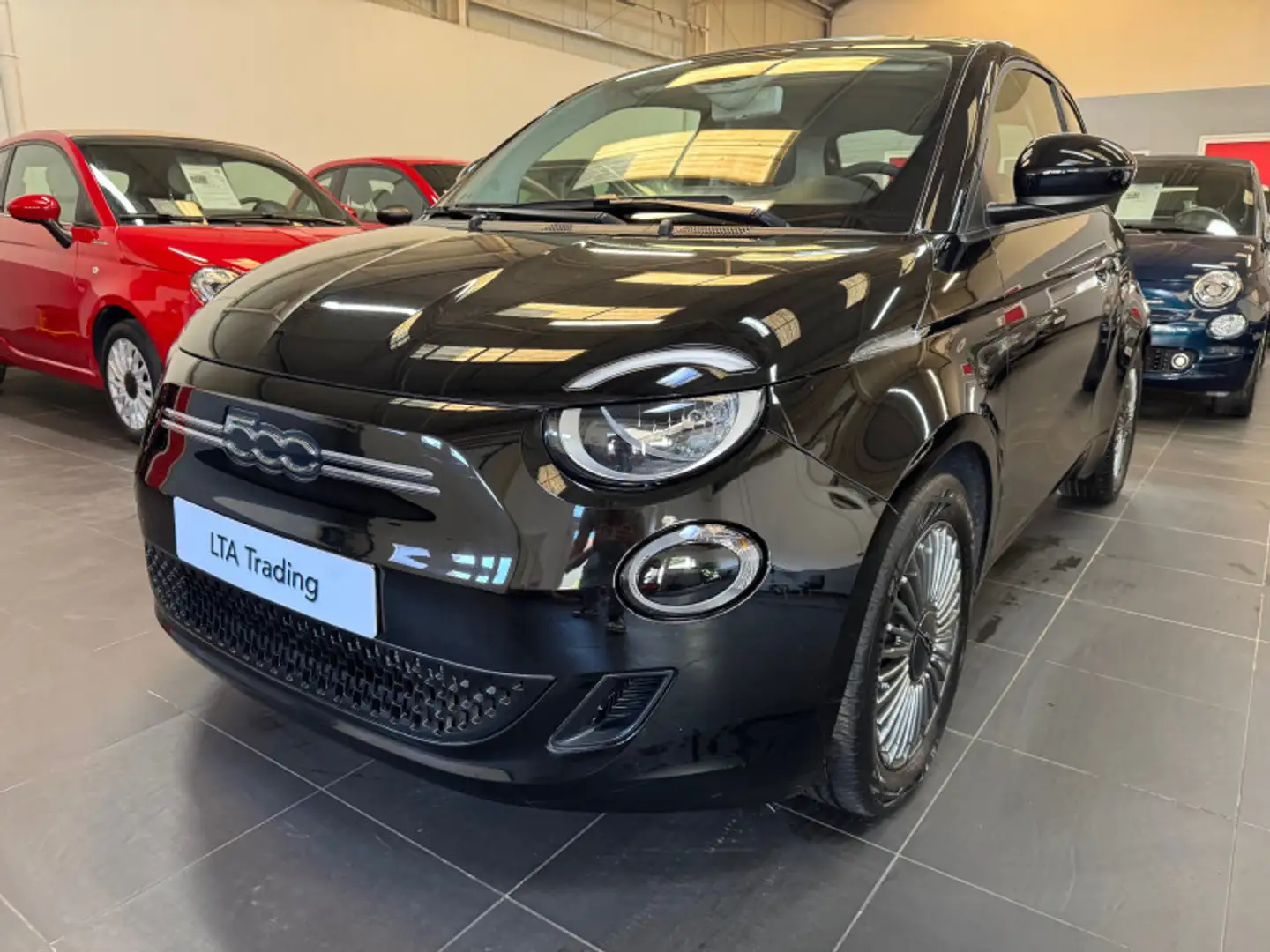 Fiat 500e E 118CH ICONE Noir - 1