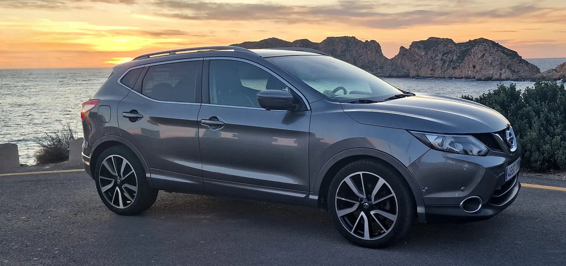 Nissan Qashqai Qashqai 1.5dCi Tekna 4x2 Cuero, Pano Gris - 1