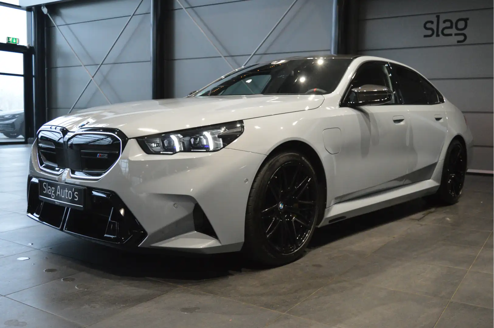 BMW M5 M-5 727pk Sedan Keramisch Carbon Pack B&W 21 inch Gris - 2