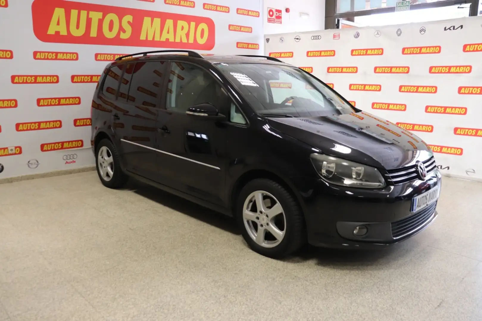 Volkswagen Touran 1.6TDI Advance 105 Schwarz - 2