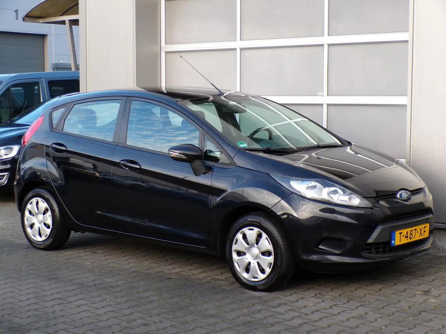 Ford Fiesta 1.4 Ghia|Automaat|Airco|Aux|Elektrische ramen Schwarz - 1