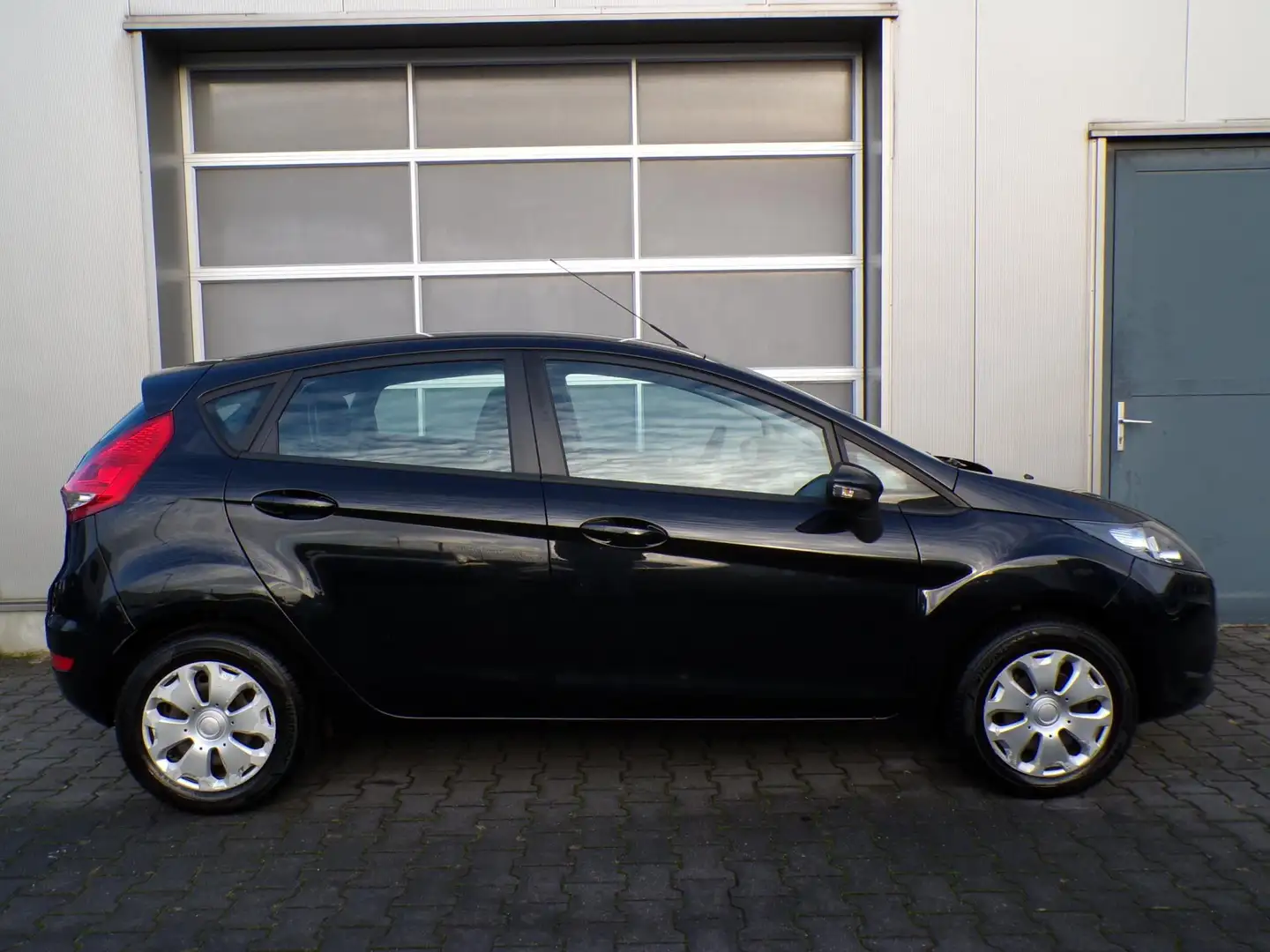 Ford Fiesta 1.4 Ghia|Automaat|Airco|Aux|Elektrische ramen Schwarz - 2