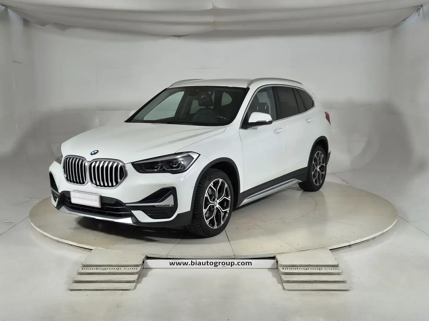 BMW X1 F48 2019 Diesel xdrive18d xLine Plus auto Weiß - 1