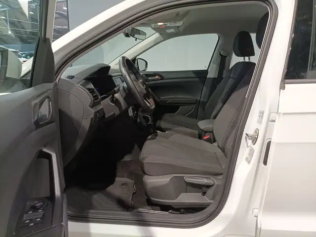 Volkswagen T-Cross view 7