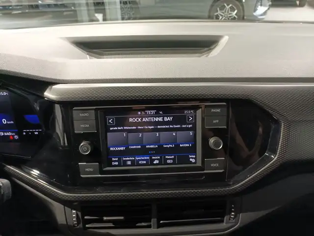 Volkswagen T-Cross view 11