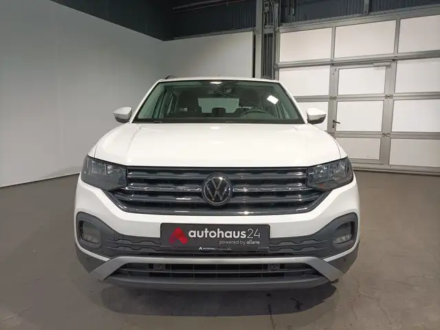 Volkswagen T-Cross view 2