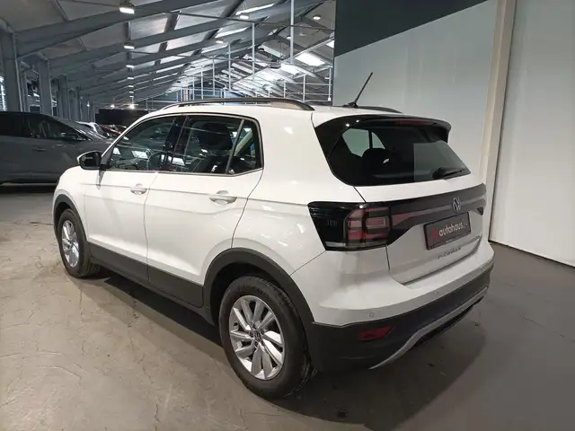 Volkswagen T-Cross view 4