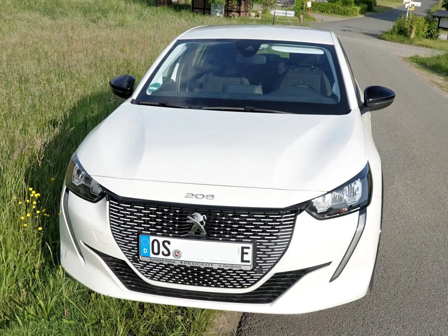 Peugeot e-208 208 E 136 Active Pack SitzHzg Wärmepumpe Bílá - 1