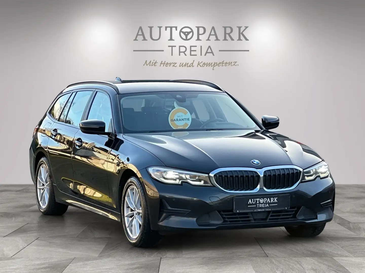 BMW 320 d Touring xDrive Advantage (AHK-ACC-AMBIENTE) Noir - 1
