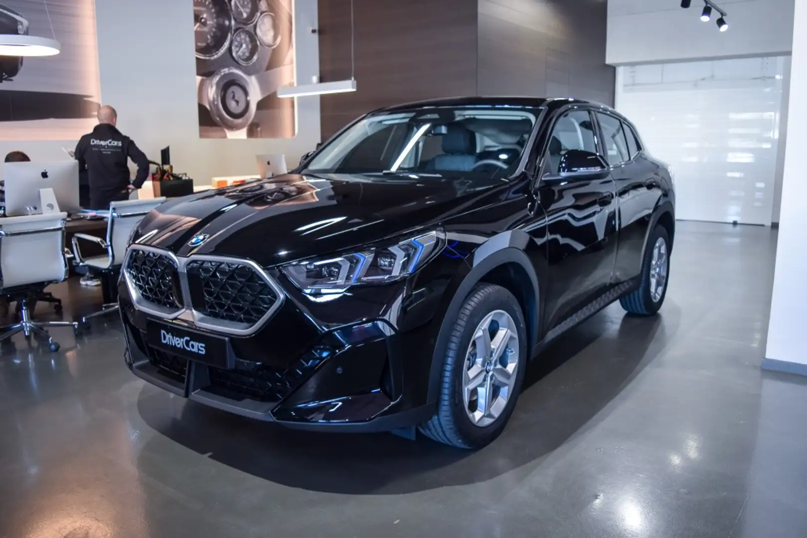 BMW X2 sDrive 20dA Noir - 2