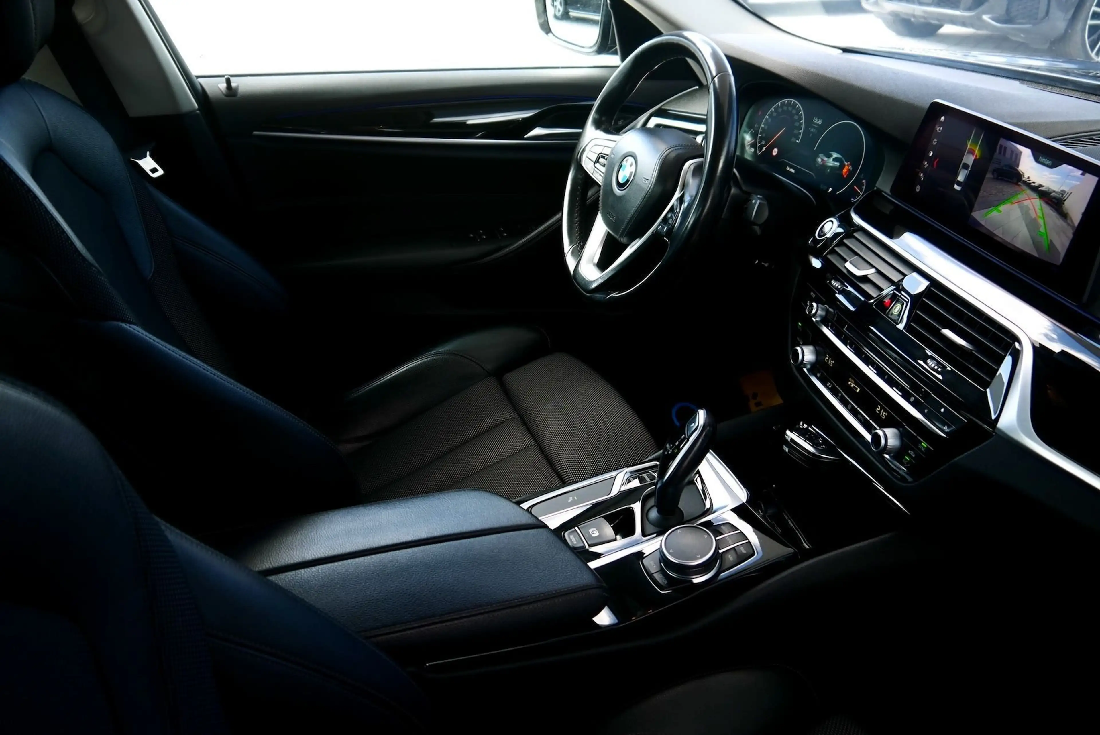 BMW 525 d  Aut. * Driving Assistant Plus/Navi/Sport Line* — photo 12