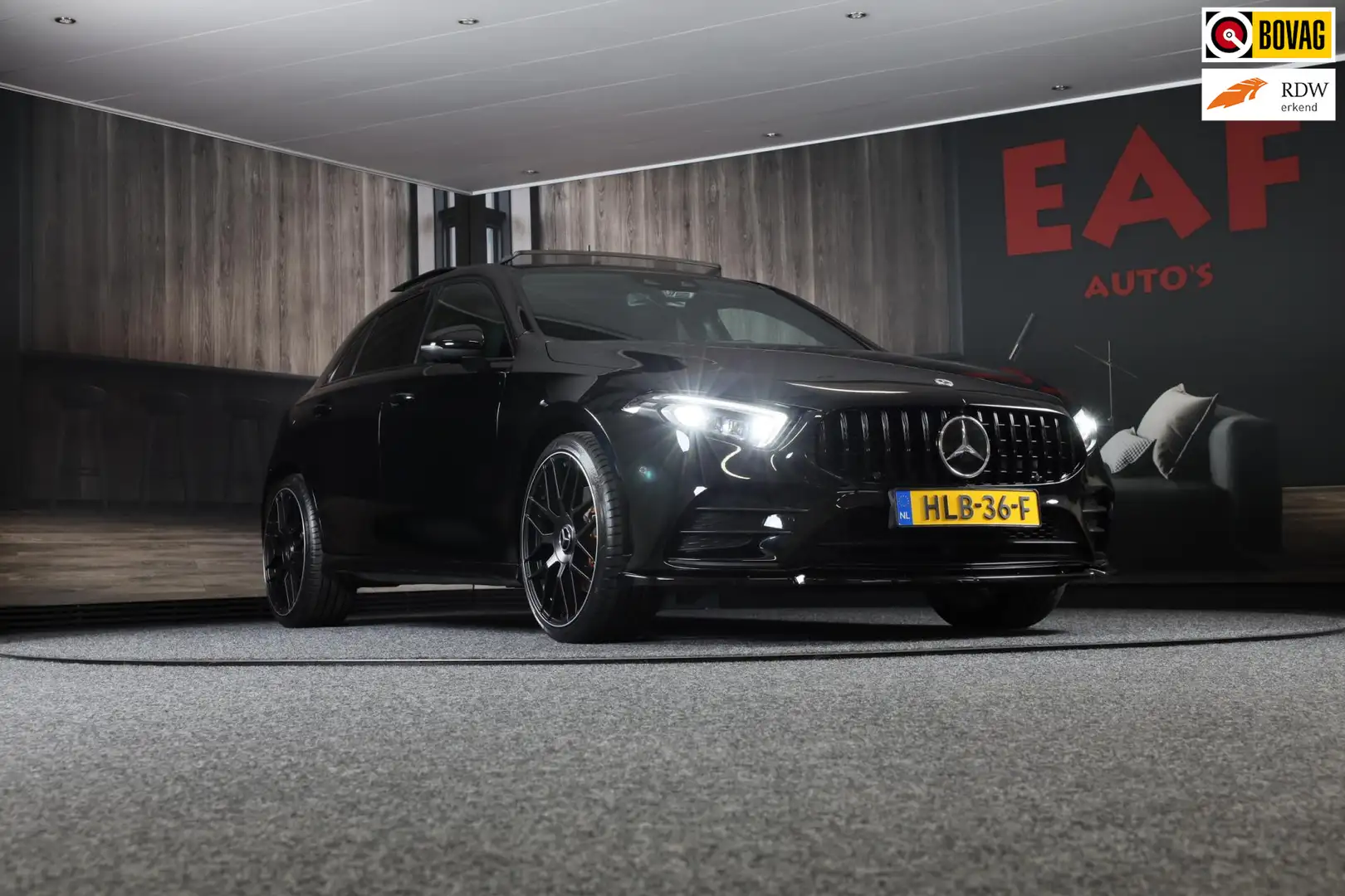 Mercedes-Benz A 250 e AMG 45 Look / 360 Camera / Acc / Lane Assist / D Černá - 1