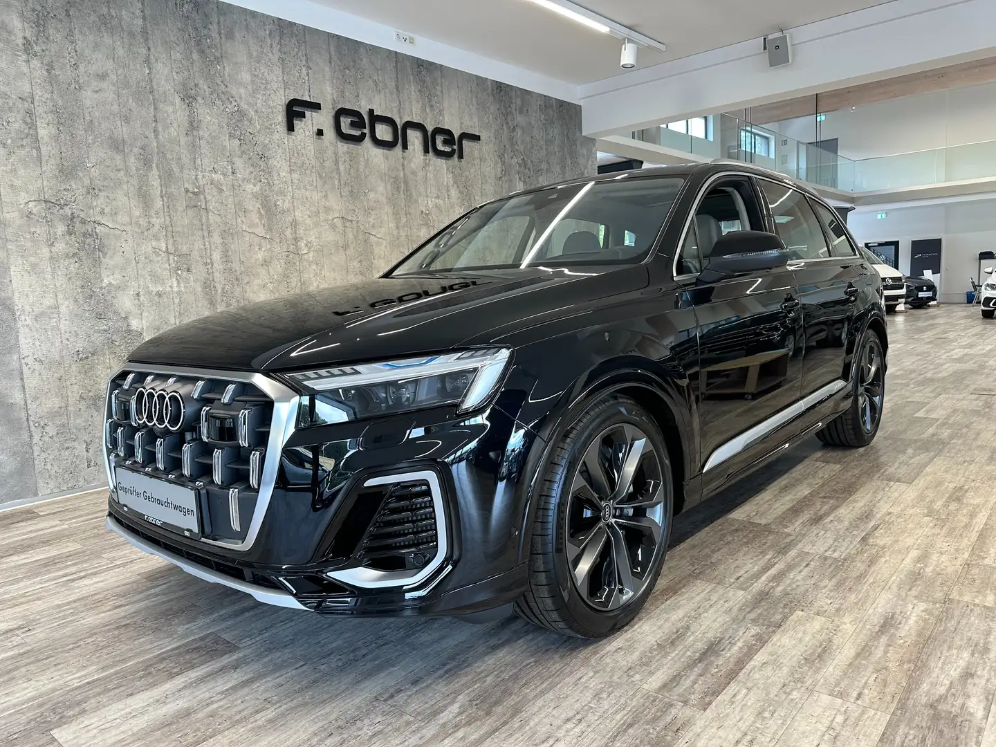 Audi Q7 55 TFSI e quattro Schwarz - 1