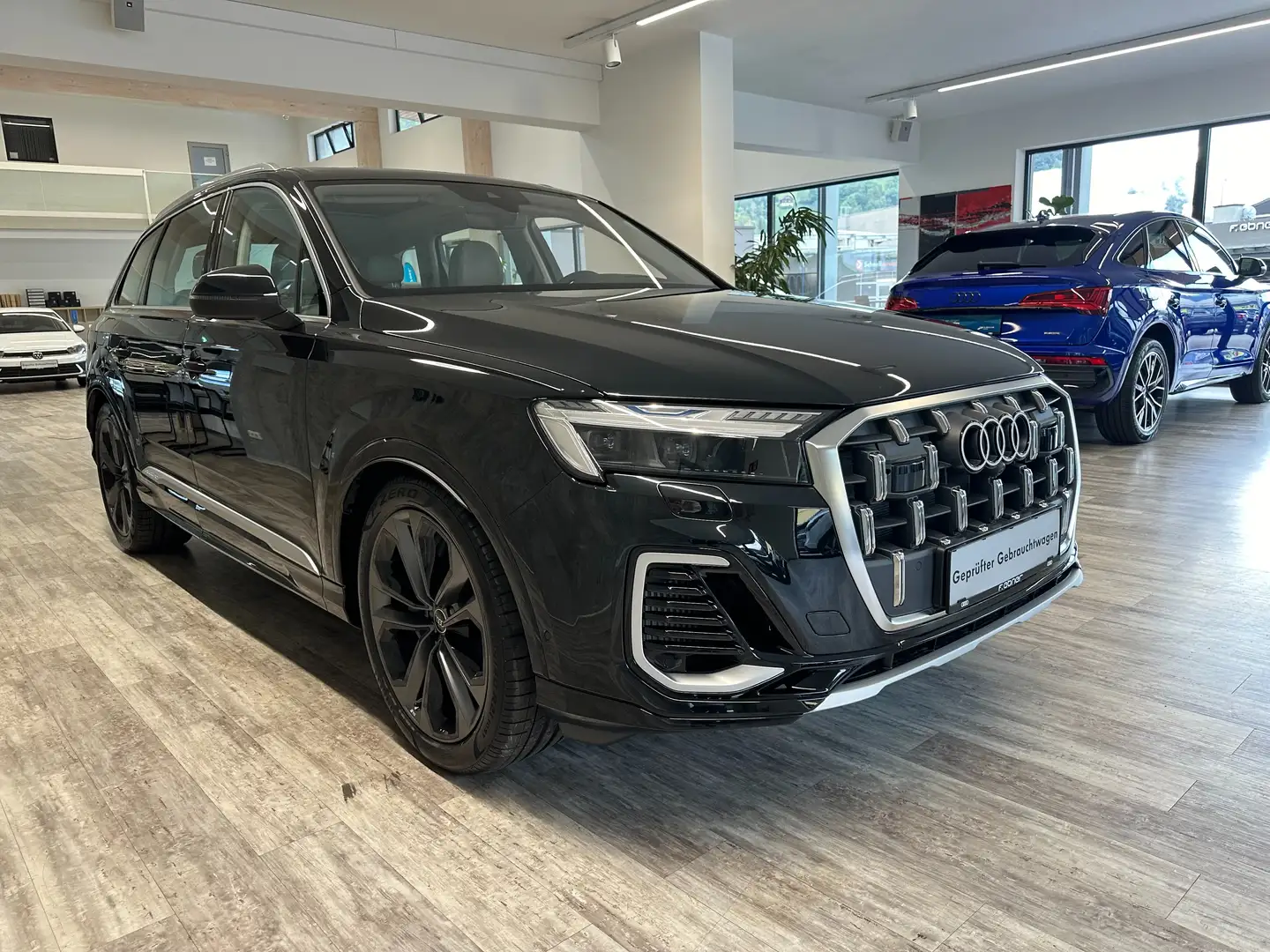 Audi Q7 55 TFSI e quattro Schwarz - 2