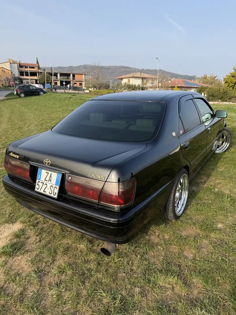 Toyota Crown Athlete V - 2