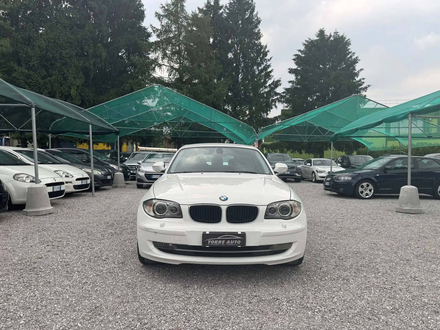 BMW 118 118d 5p 2.0 Eletta 143cv dpf Bílá - 2