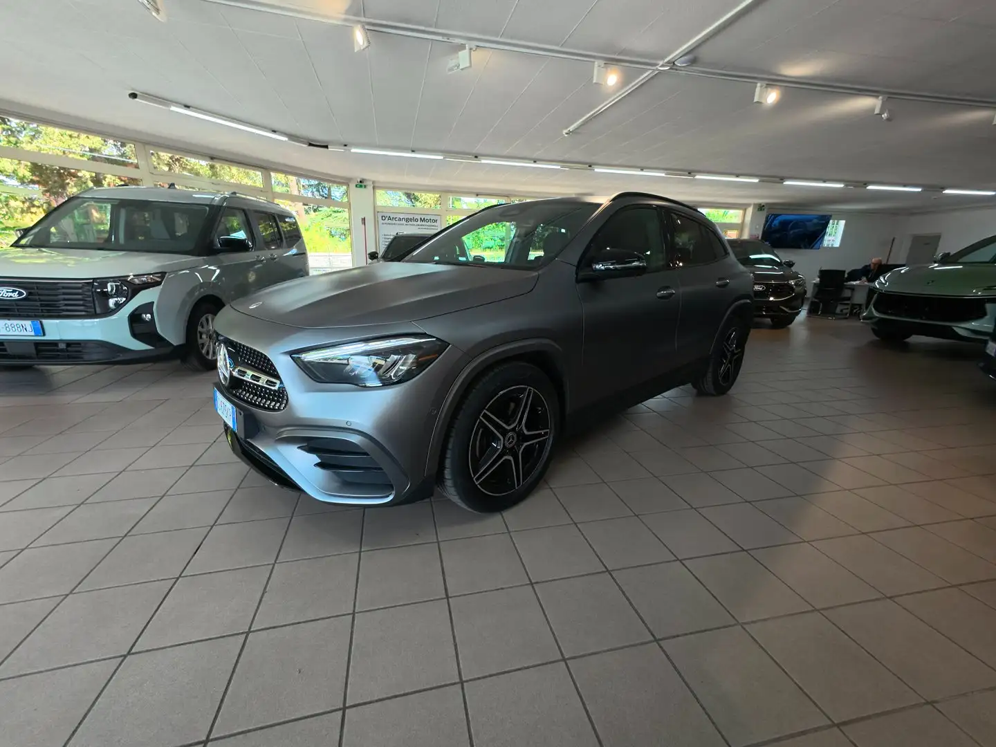 Mercedes-Benz GLA 180 GLA 180 d AMG Line Premium auto Gris - 1