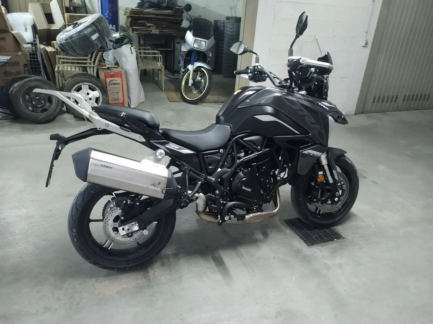 Benelli TRK 702 stradale Negru - 2