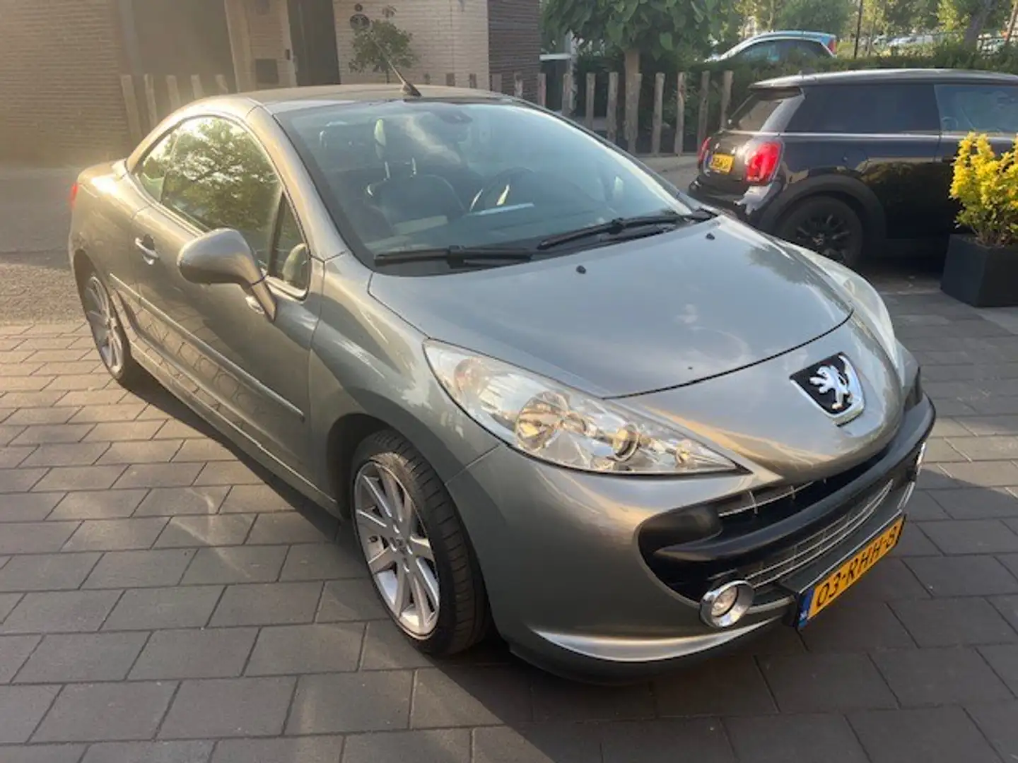Peugeot 207 1.6 VTi (WINTERPRIJS!!) Grijs - 1