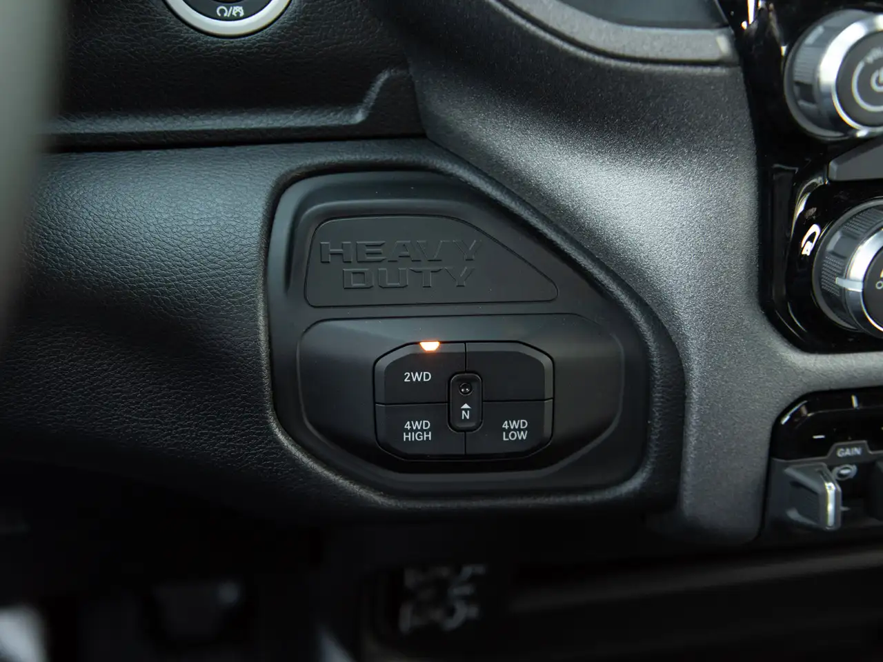 RAM 2500 снимка RAM 2500