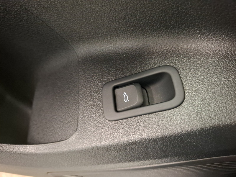 Audi Q2 35 TFSI sport S-Line LED Pano SHZ LM Navi — photo 22