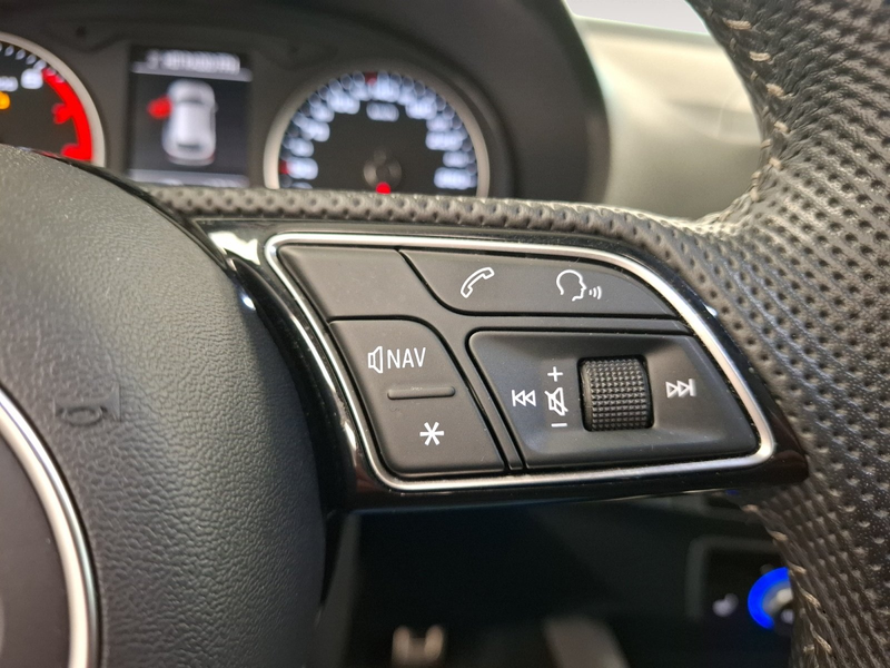 Audi Q2 35 TFSI sport S-Line LED Pano SHZ LM Navi — photo 18