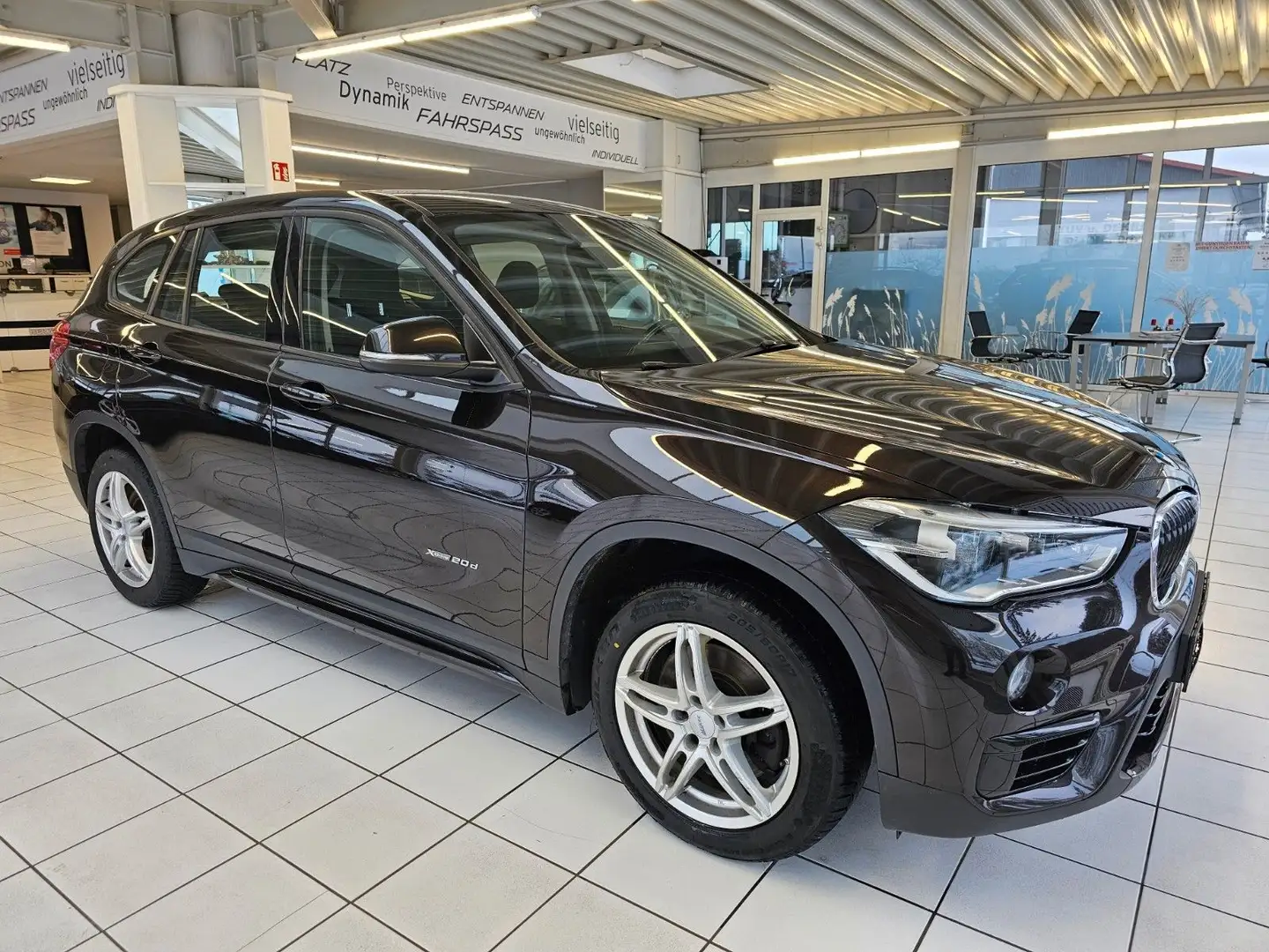 BMW X1 xDrive 20 d M Paket Sport Allrad Brun - 1