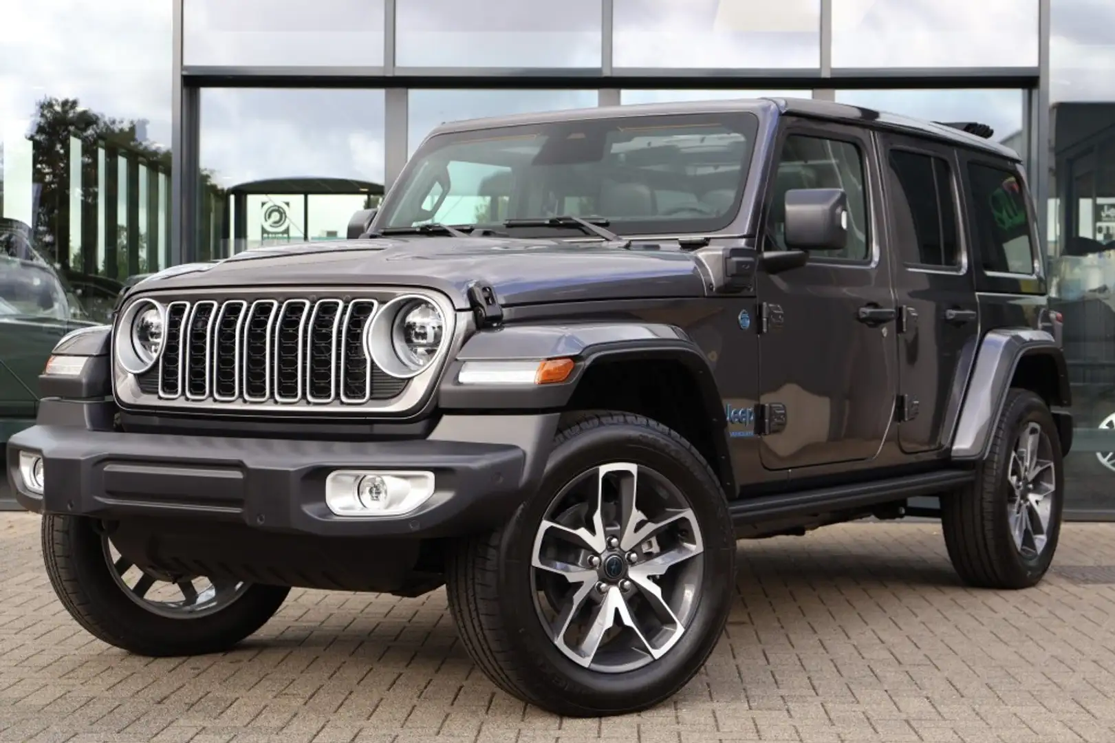 Jeep Wrangler NIEUW 4XE 380 SAHARA / Plug In Hybrid / My Sky ope Grau - 1
