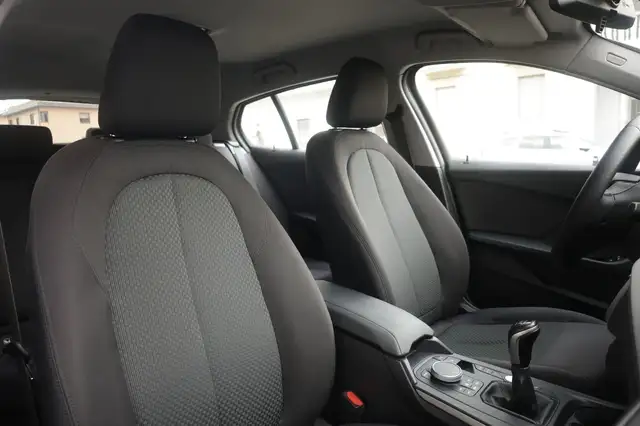 BMW 1 Series view 6