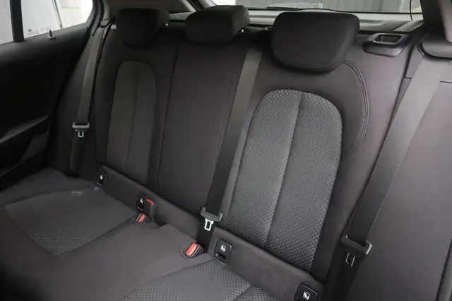 BMW 1 Series view 3