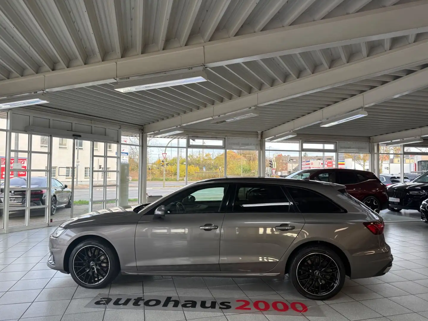 Audi A4 Avant 45 TDI quattro advanced LED/AHK/CAM Gris - 2