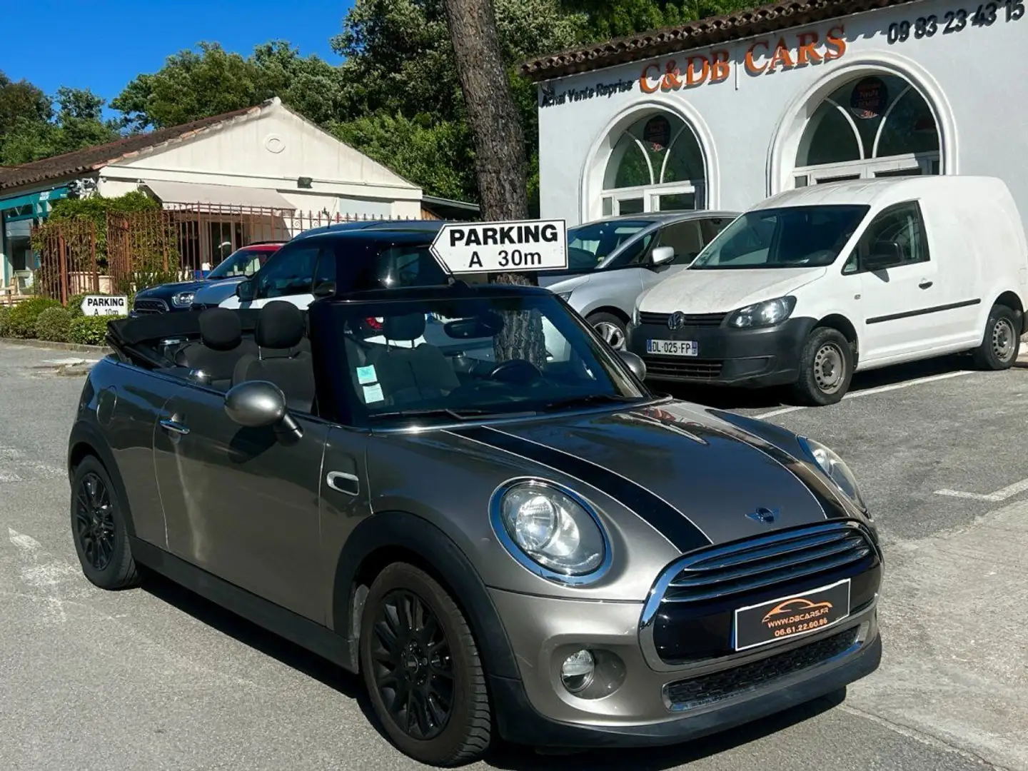 MINI Cooper Cabrio CABRIOLET F57 Cooper 136 ch BVA6 Finition Red Hot  Gris - 1