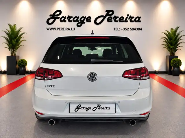 Volkswagen Golf view 4