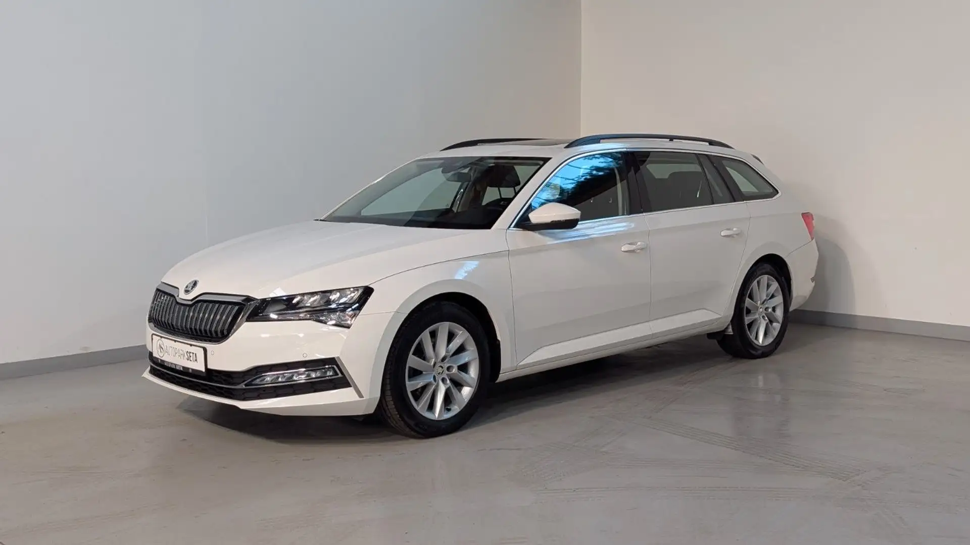 Skoda Superb 1.4TSI DSG Combi Ambi. iV PANO*AHK*CANTON Weiß - 1