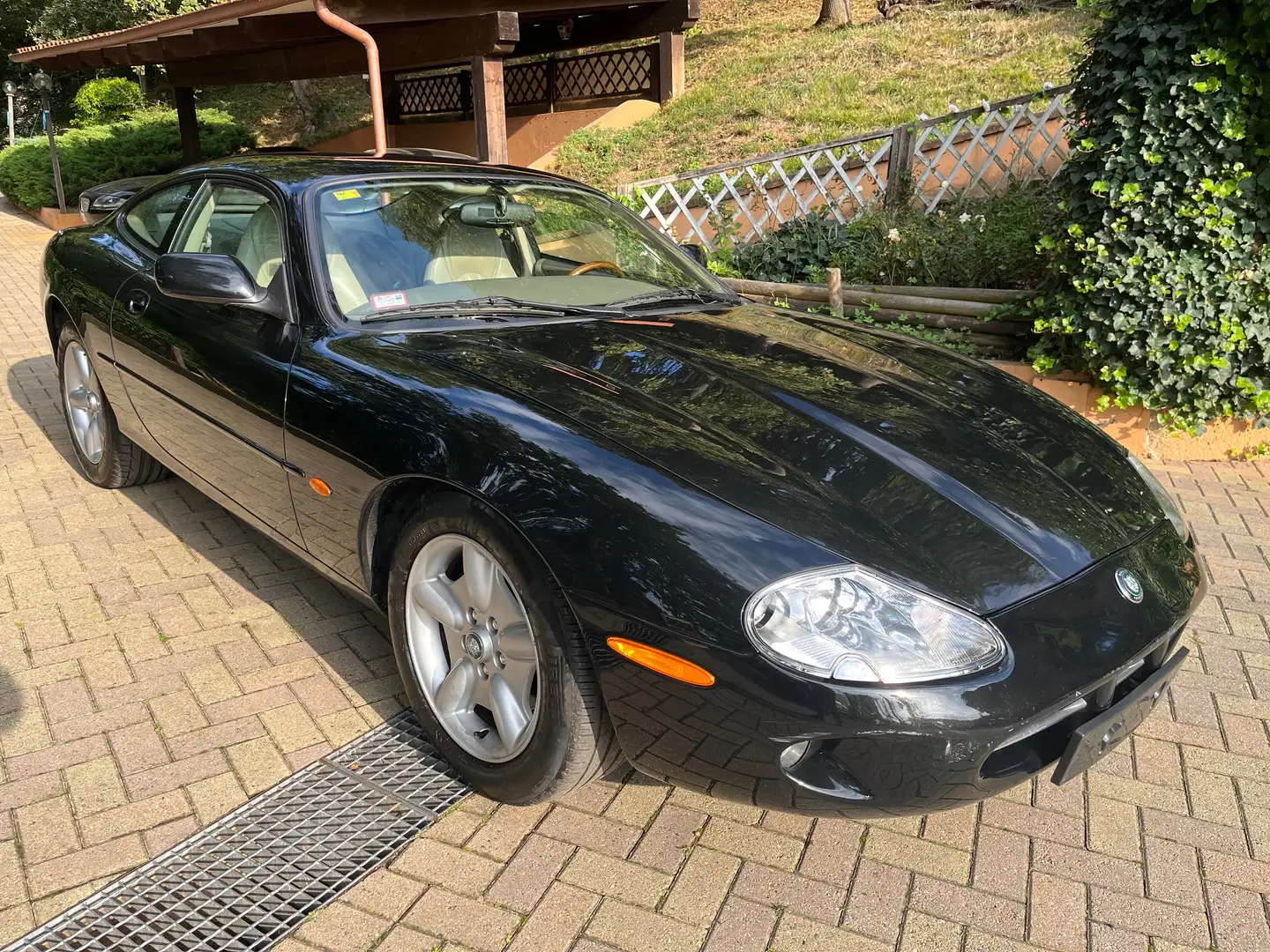 Jaguar XK8 Coupè 4.0 L ASI Schwarz - 1