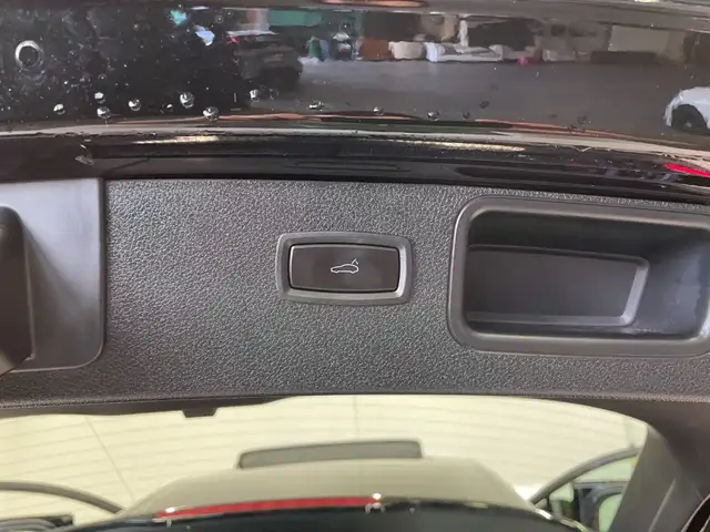 Porsche Macan view 9
