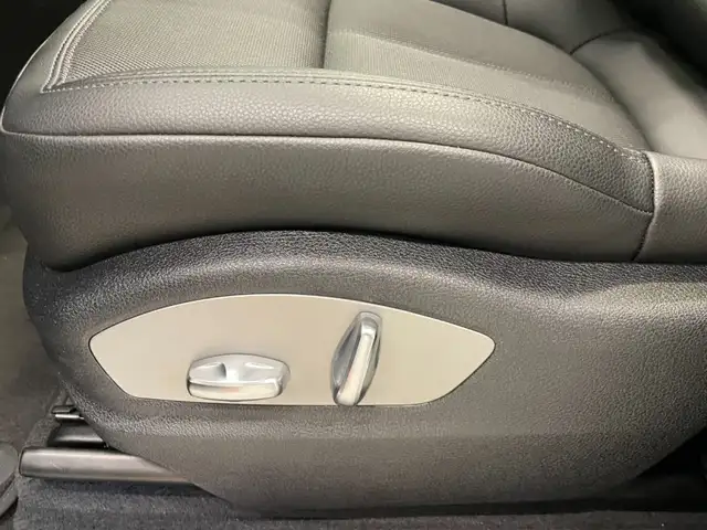 Porsche Macan view 10