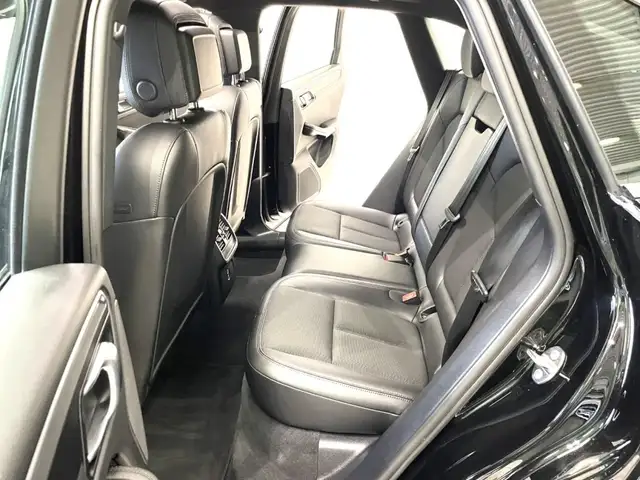 Porsche Macan view 7