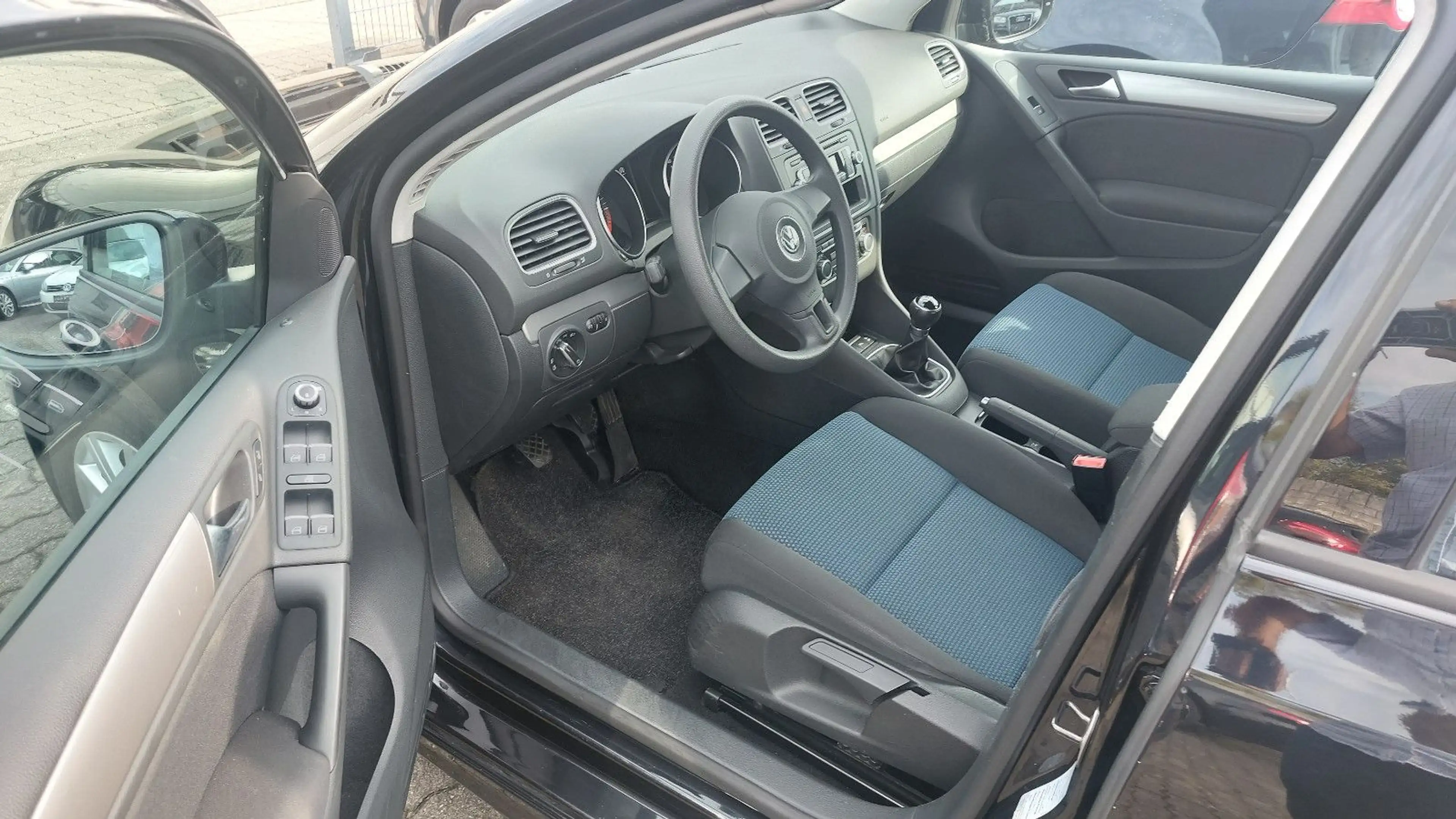 Volkswagen Golf VI Trendline BlueMotion/BMT — photo 9