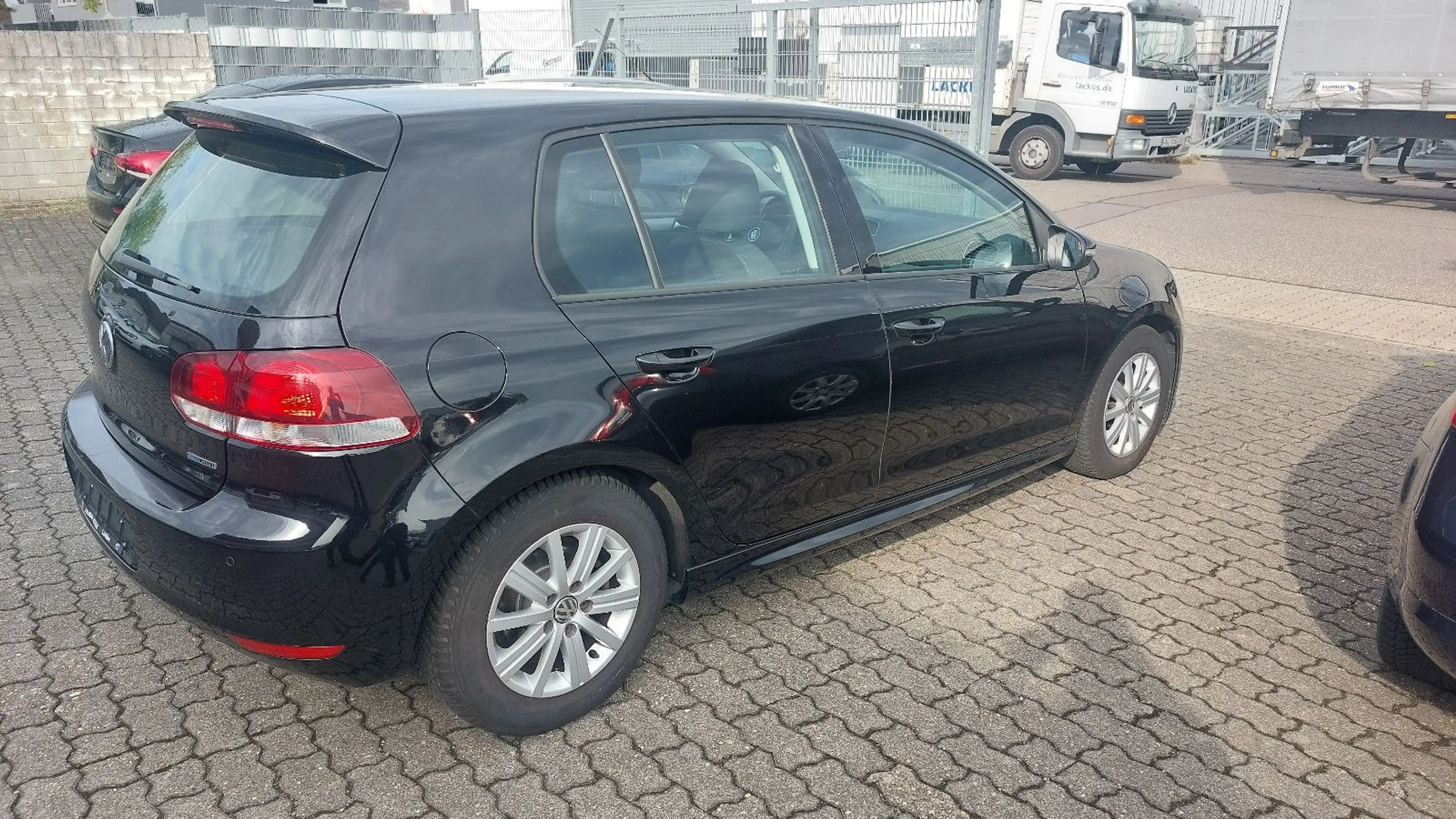 Volkswagen Golf VI Trendline BlueMotion/BMT — photo 8