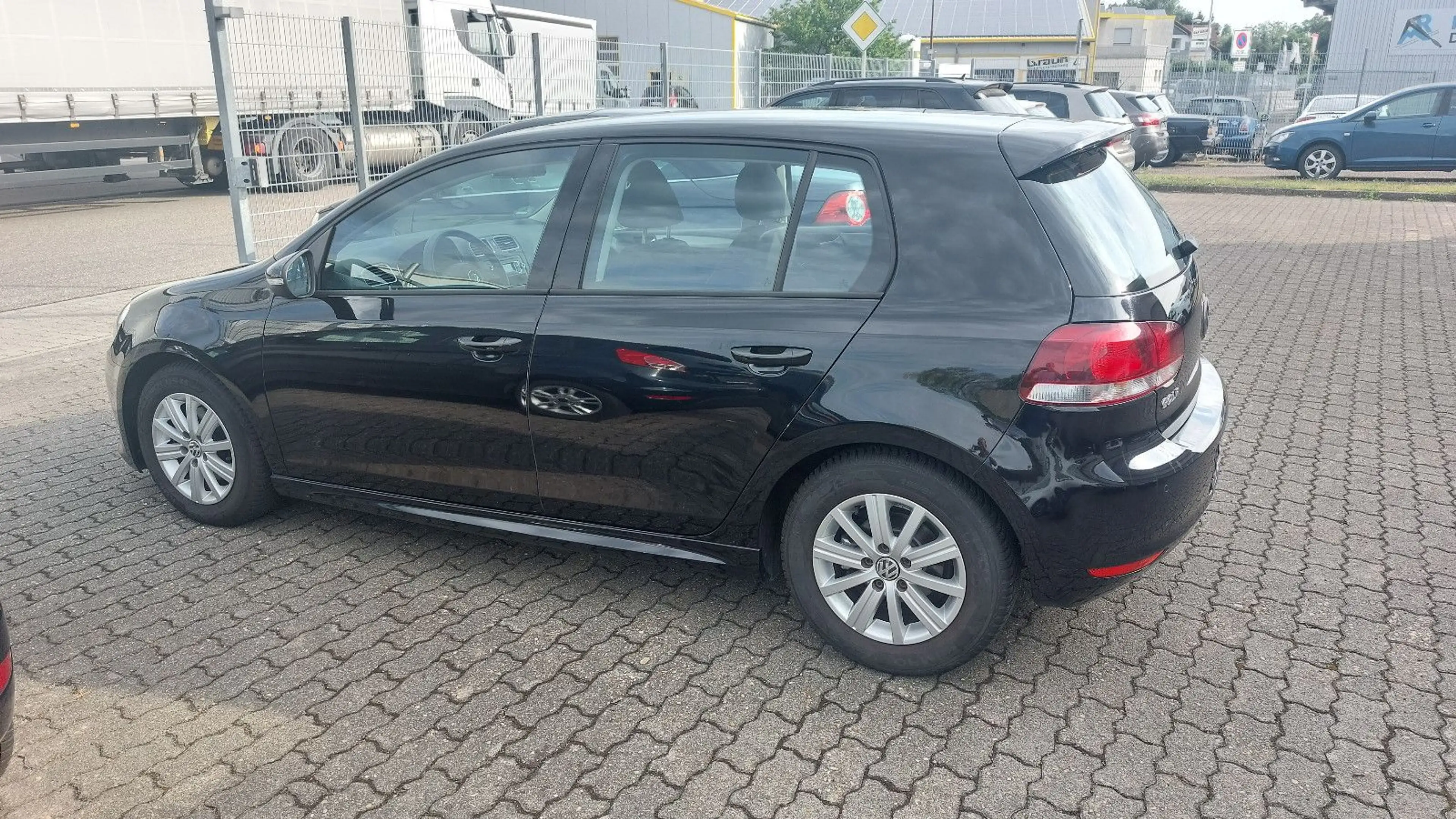Volkswagen Golf VI Trendline BlueMotion/BMT — photo 6