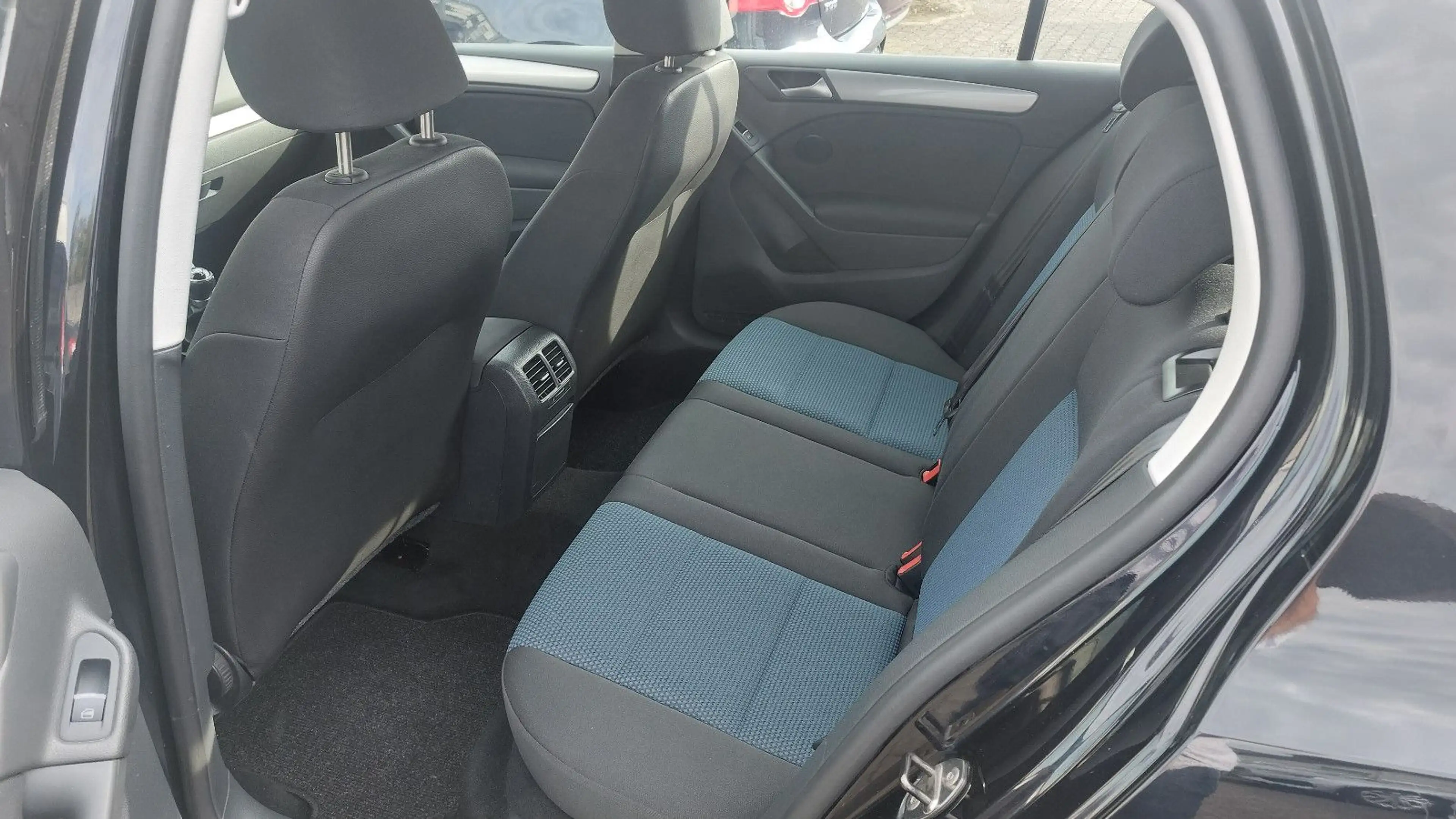 Volkswagen Golf VI Trendline BlueMotion/BMT — photo 5