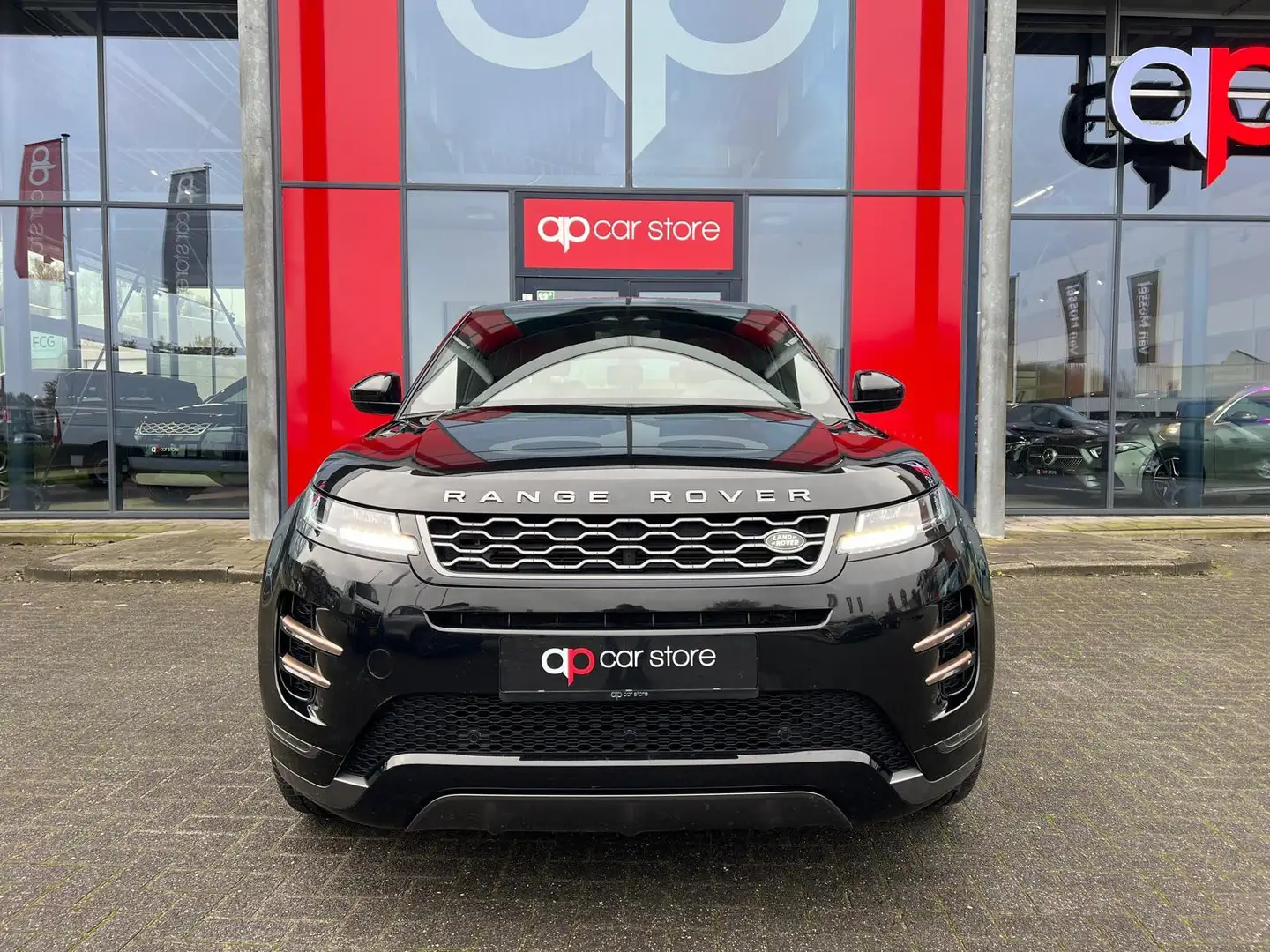 Land Rover Range Rover Evoque 2.0 P200 AWD R-Dynamic Full Spec Noir - 2