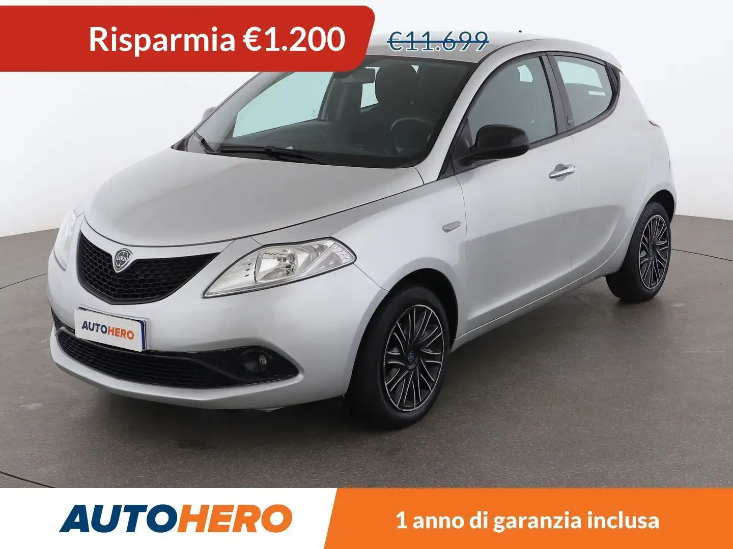 Lancia Ypsilon 1.0 Mild-Hybrid Gold MHEV Srebrny - 1